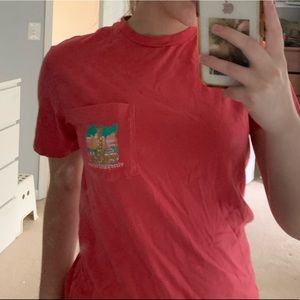 pink/red vineyard vines tshirt